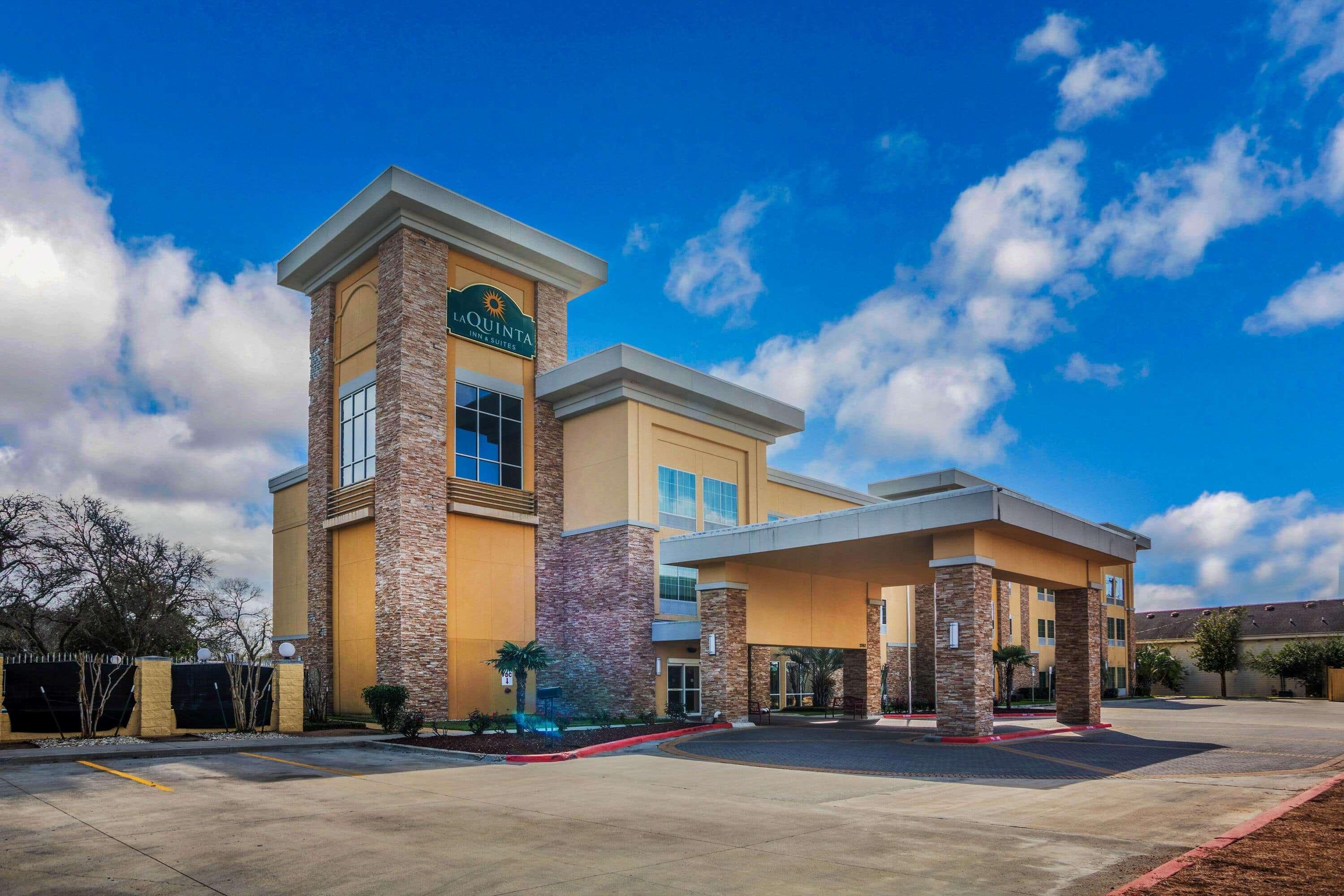 La Quinta By Wyndham Beeville Экстерьер фото
